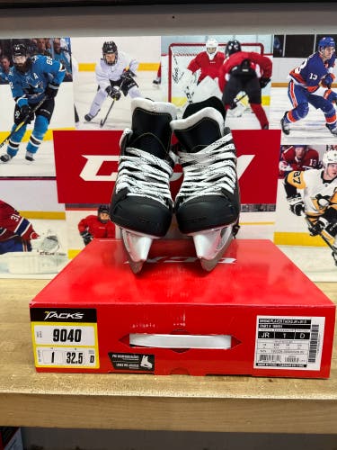 Junior CCM Size 1 Tacks 9040 Hockey Skates