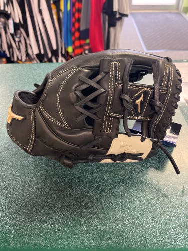 Mizuno Infield 11.5" Global Elite Baseball Glove