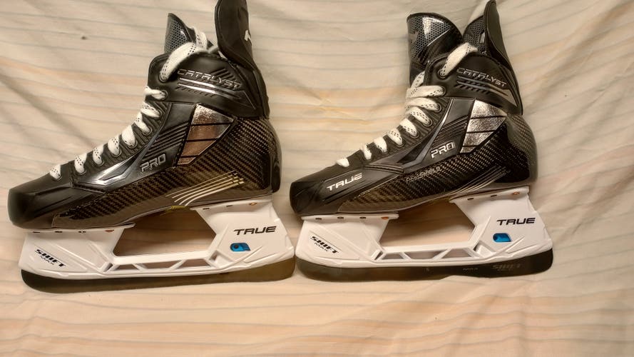 New True Regular Width  Size 7.5 Catalyst Pro Hockey Skates