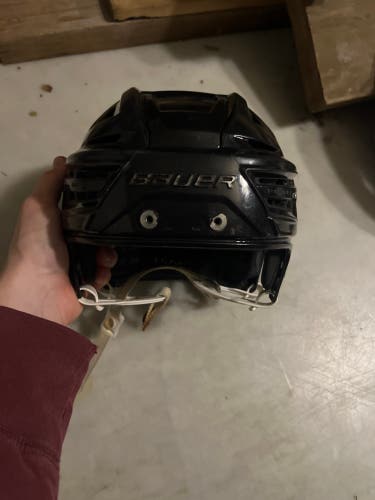 Used Medium Bauer Re-Akt 150 Helmet