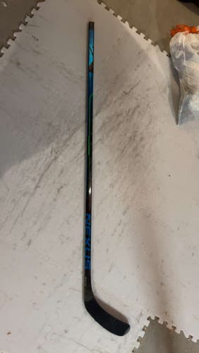 (Negotiable)Senior Right Handed P92 Nexus Geo Hockey Stick