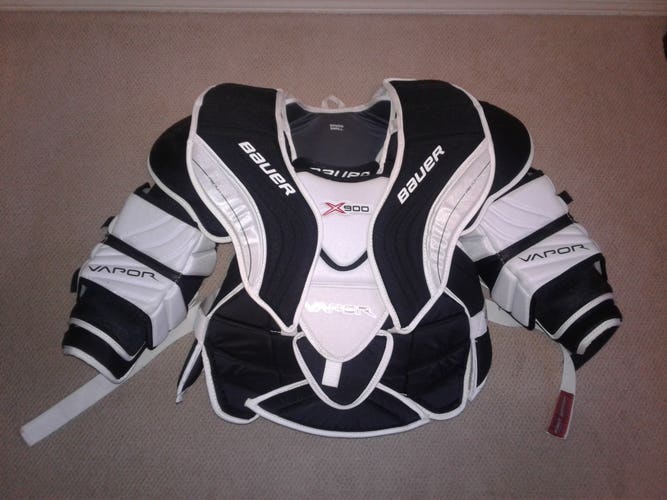 Used Small Bauer Vapor X900 Goalie Chest Protector