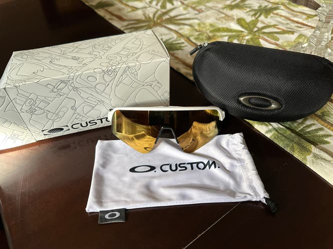 Custom Oakleys sutro lite sweep