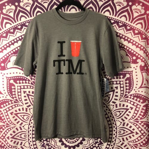 NWT Travis Mathew Beer Tee Shirt Medium