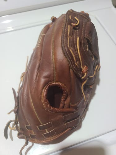 Used Right Hand Throw Nokona AMG-175 Softball Glove 12"