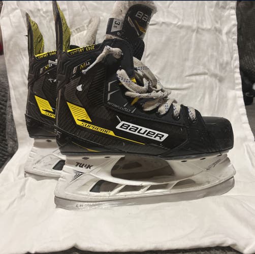 Used Bauer Size 3.5 Hockey Skates