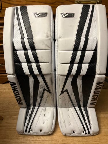 34" Vaughn  Velocity V9 Goalie Leg Pads Used