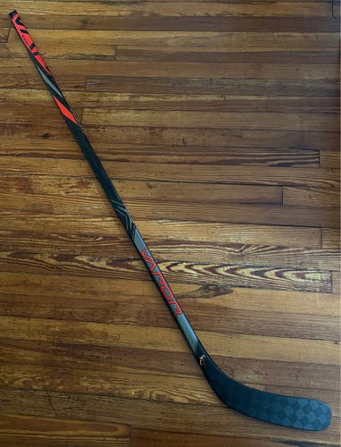Intermediate Right Handed P88 Vapor FlyLite Hockey Stick