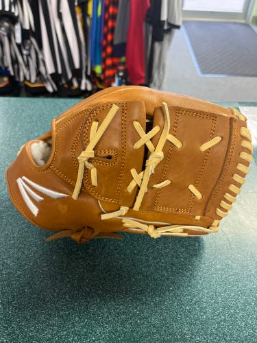 Easton FS1200 Pitcher's 12" Flagship Baseball Glove