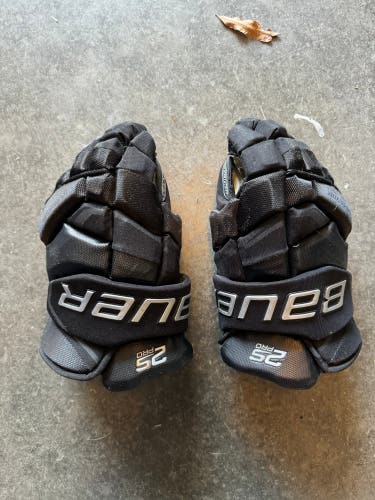 Used Bauer 13"  Supreme 2S Pro Gloves