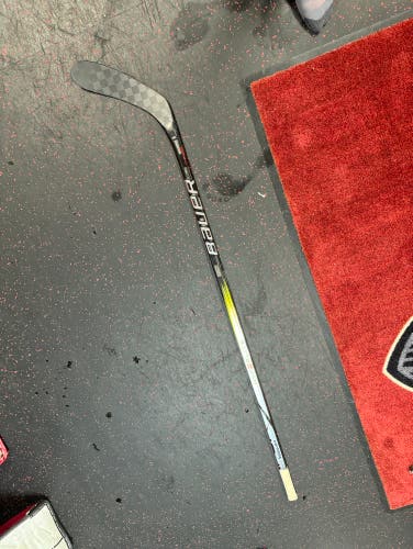 New Left Hand P28  Vapor Hyperlite 2 Hockey Stick