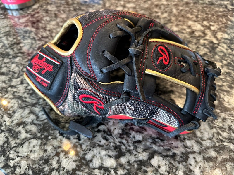 Rawlings Heart of the Hide GR1FHMMN62 11.25” Infield Glove