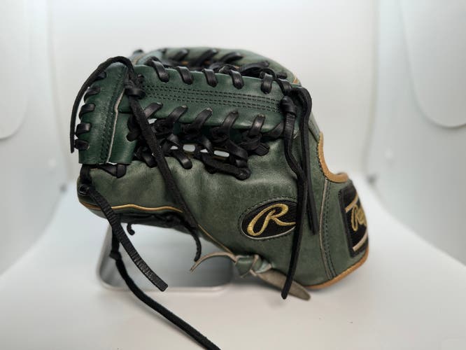 Used Pitcher's 11.5" Heart of the Hide Baseball Glove
