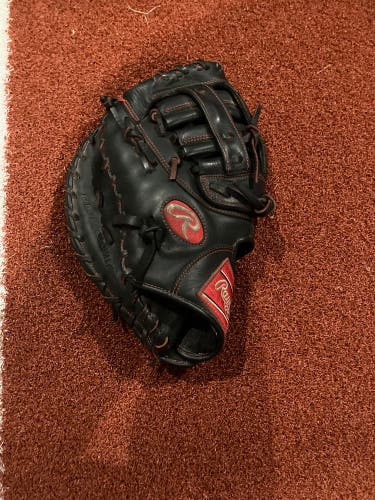 Used 12 Inch Rawlings R9 series Pro Design left hand throwing glove
