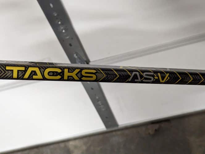 Senior Used RH CCM Super Tacks AS-V Hockey Stick P88