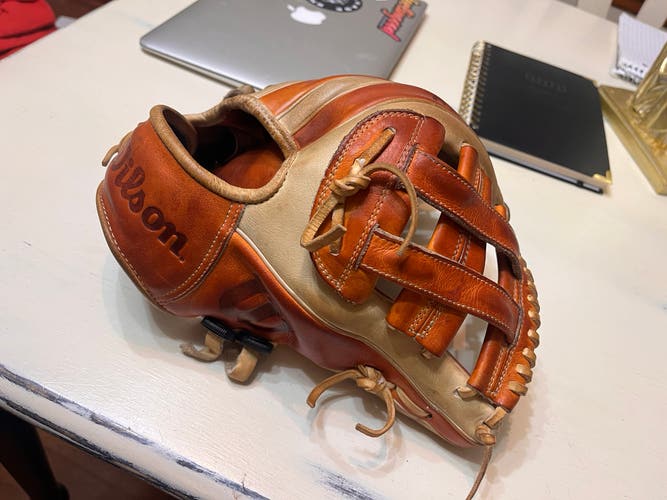 Infield 11.5" A2000 Baseball Glove