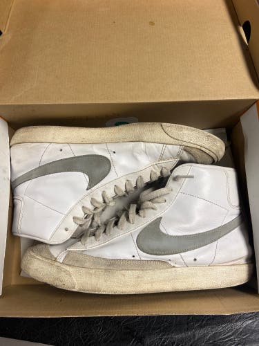 Nike Blazers Mid