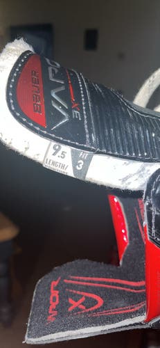 Senior Bauer Regular Width  9.5 Vapor 3X Hockey Skates