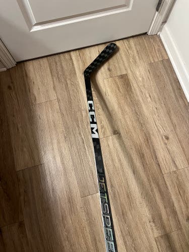 *LIKE NEW* Right Handed FT6 Pro Hockey Stick