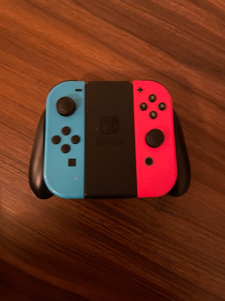 Nintendo Switch (With super smash bros&Mario kart deluxe)