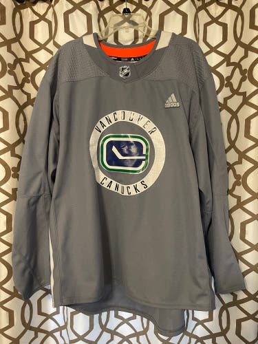 Vancouver Canucks Used Adidas Practice Jersey Size 58