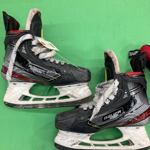 Used Intermediate Bauer Vapor 2X Pro Hockey Skates D&R (Regular) 4.5