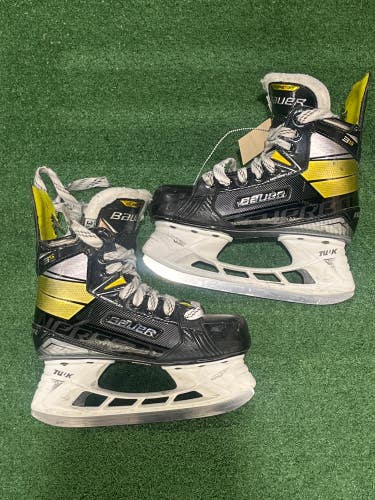 Used Junior Bauer Supreme 3S Hockey Skates D&R (Regular) 3.5 - Junior