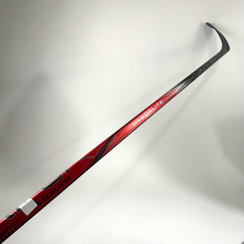 Damaged Right Handed Bauer Red Hyperlite 2 P28 curve 87 flex #Q603
