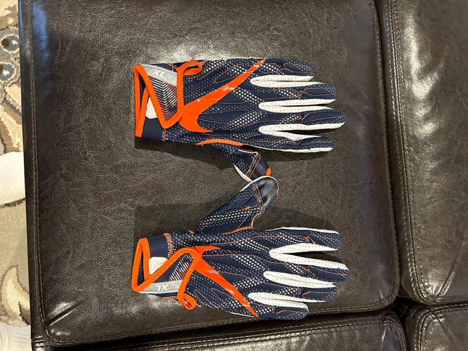 Syracuse game used football gloves
