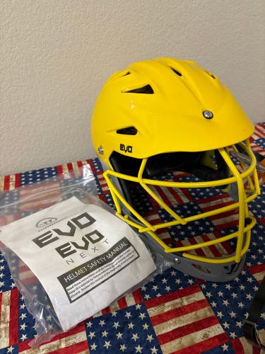 New Warrior Evo Next Helmet S/M Yellow-205660