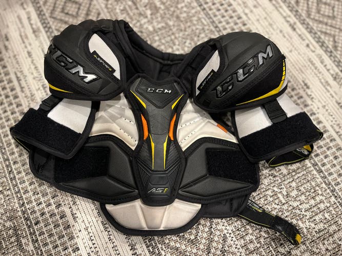 CCM Tacks AS-1 Junior Shoulder Pads