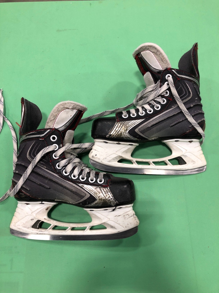 Used Junior Bauer Vapor X60 Hockey Skates (Regular) - Size: 3.0