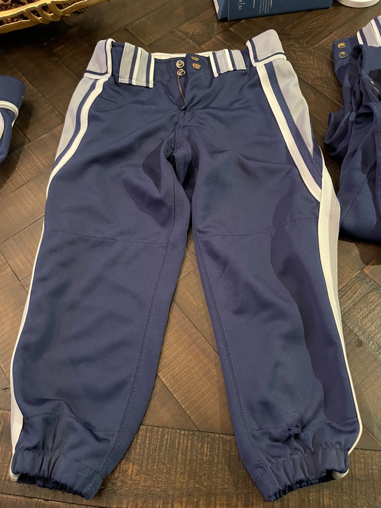 4 Pairs Women’s softball pants (Size28–3 blue, 1 white)