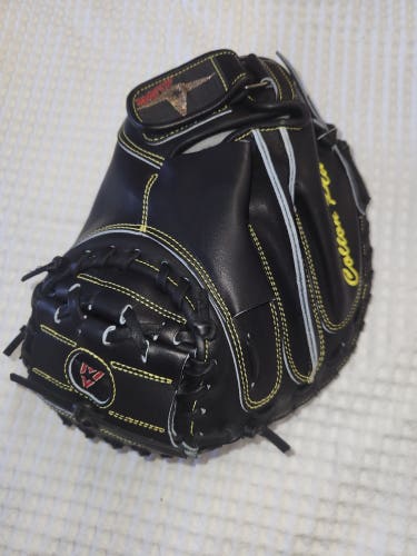 New All-Star Right Hand Throw 33.5" CM3000SBK Catcher's Glove Colton Plaia