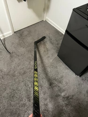 Senior Right Handed P28M Pro Stock Jetspeed FT6 Pro Hockey Stick