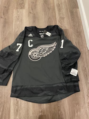 Custom NWT adidas MIC Detroit red wings military appreciation jersey