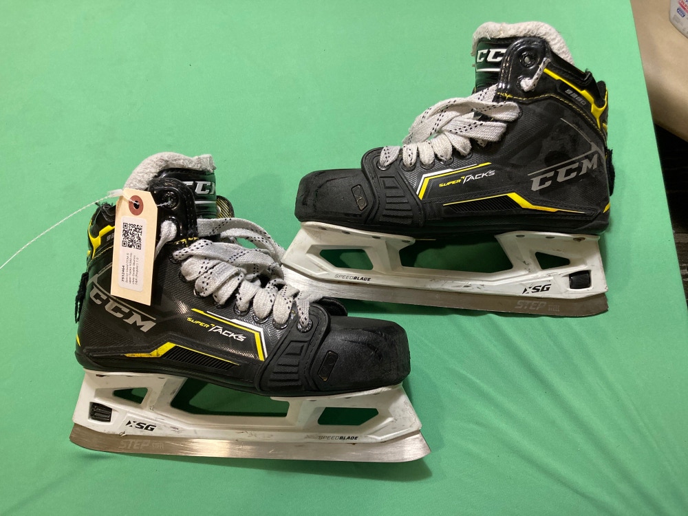 Senior Used CCM Super Tacks 9380 Hockey Goalie Skates D&R (Regular) 7.0