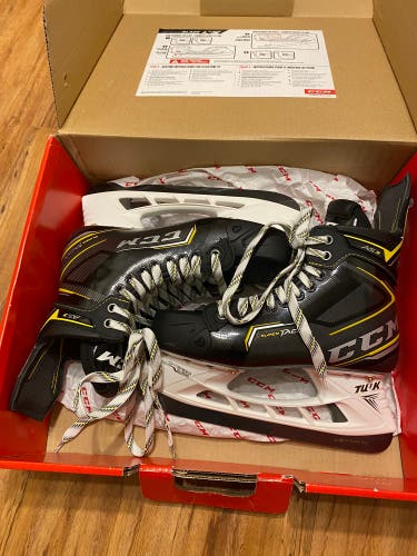 Like NEW Upgraded CCM AS3 Skates (Size 7.5 Reg Width)