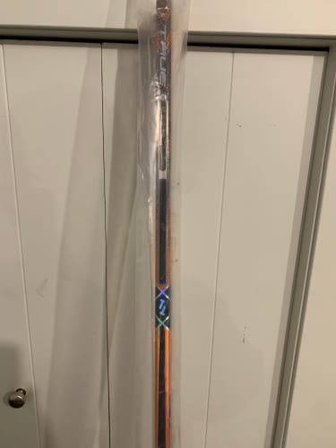 Brand New True Hzrdus 9X Hockey Stick RH Tc6