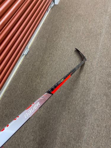 Private Listing Senior Right Handed P92 Vapor Hyperlite Hockey Stick