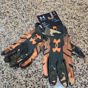 NWT adult Large UNDER ARMOUR/UA F8 RECEIVER FOOTBALL GLOVES, 1370840-310 SFIA