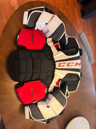 CCM EFlex 5.9 Chest Guard, Senior