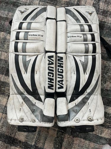 Used 28" Vaughn Velocity V5 Goalie Leg Pads