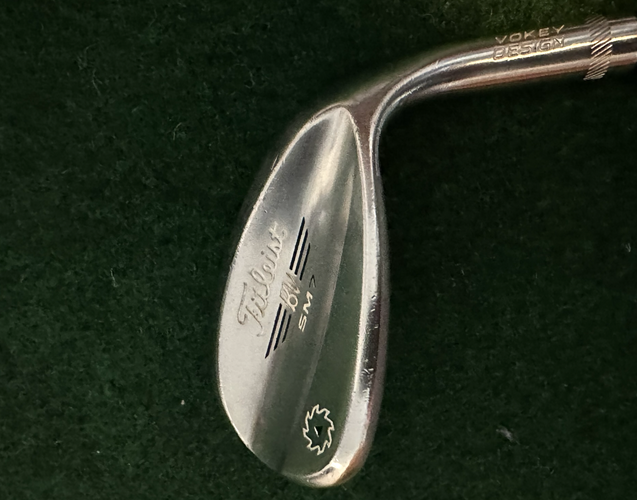 Men's Titleist Right Handed Vokey SM7 Tour Chrome Wedge 58 Degree Golf Pride Good Condition