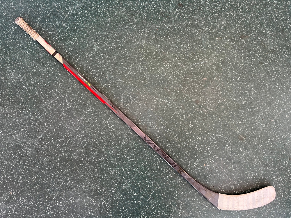 Used Youth Bauer Vapor Hyperlite Right Hockey Stick P92 Retail