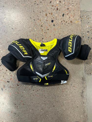 Youth Used Large Bauer Ultra Sonic Shoulder Pads