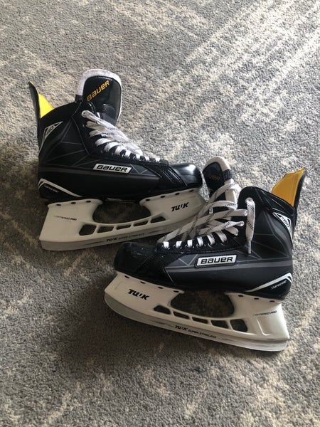 Senior Bauer Regular Width 9.5 Supreme S150 Hockey Skates