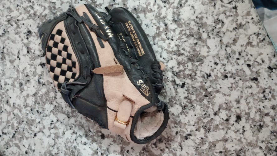 Used Mizuno Right Hand Throw Infield Baseball Glove 10.75"