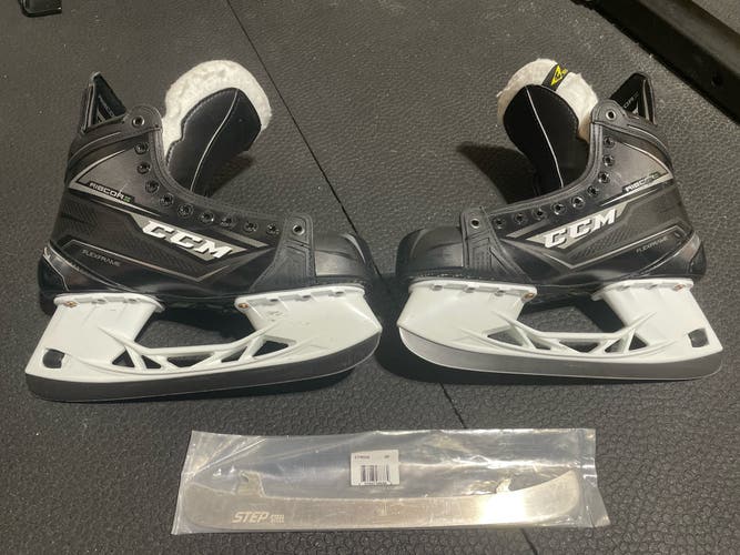 Senior CCM Regular Width   10.5 RibCor 80K Hockey Skates