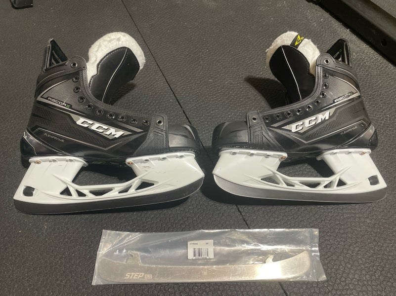 Senior CCM Regular Width 10.5 RibCor 80K Hockey Skates